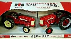 1/16 Case IH Farmall 330 & 350 Tractor Set