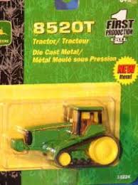 1/64 John Deere 8520T Tractor