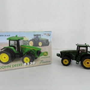 1/64 John Deere 8530 Farm Show 2007 Muddy Tractor