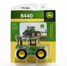 1/64 John Deere 8440 Tractor