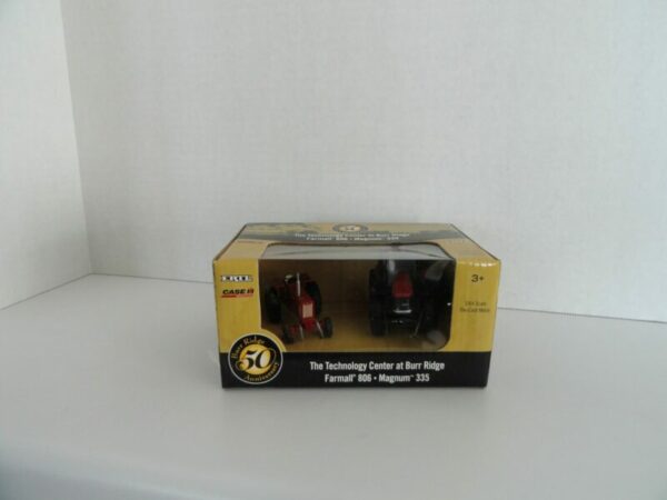 1/64 Case IH Burr Ridge 806 & Magnum 335 Tractor Set