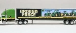 1/64 John Deere Ground Force Semi