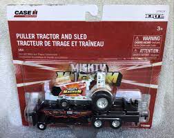 1/64 Case IH Mighty Magnum Puller with Sled
