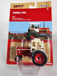 1/64 Case IH Farmall 856 with Cab Tractor