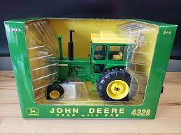 1/16 John Deere 4320 with Cab Plow City Show Tractor