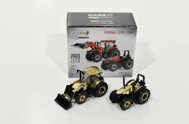 1/64 Case IH Farmall 115A Set Farm Show 2023 Chase Tractor