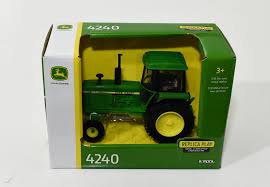 1/32 John Deere 4240 Tractor