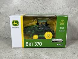 1/64 John Deere 8RT 370 Prestige Tractor