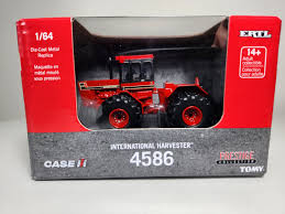 1/64 Case IH 4586 4WD Prestige