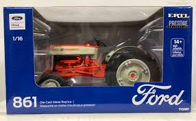 1/16 Ford 861 Powermaster Tractor